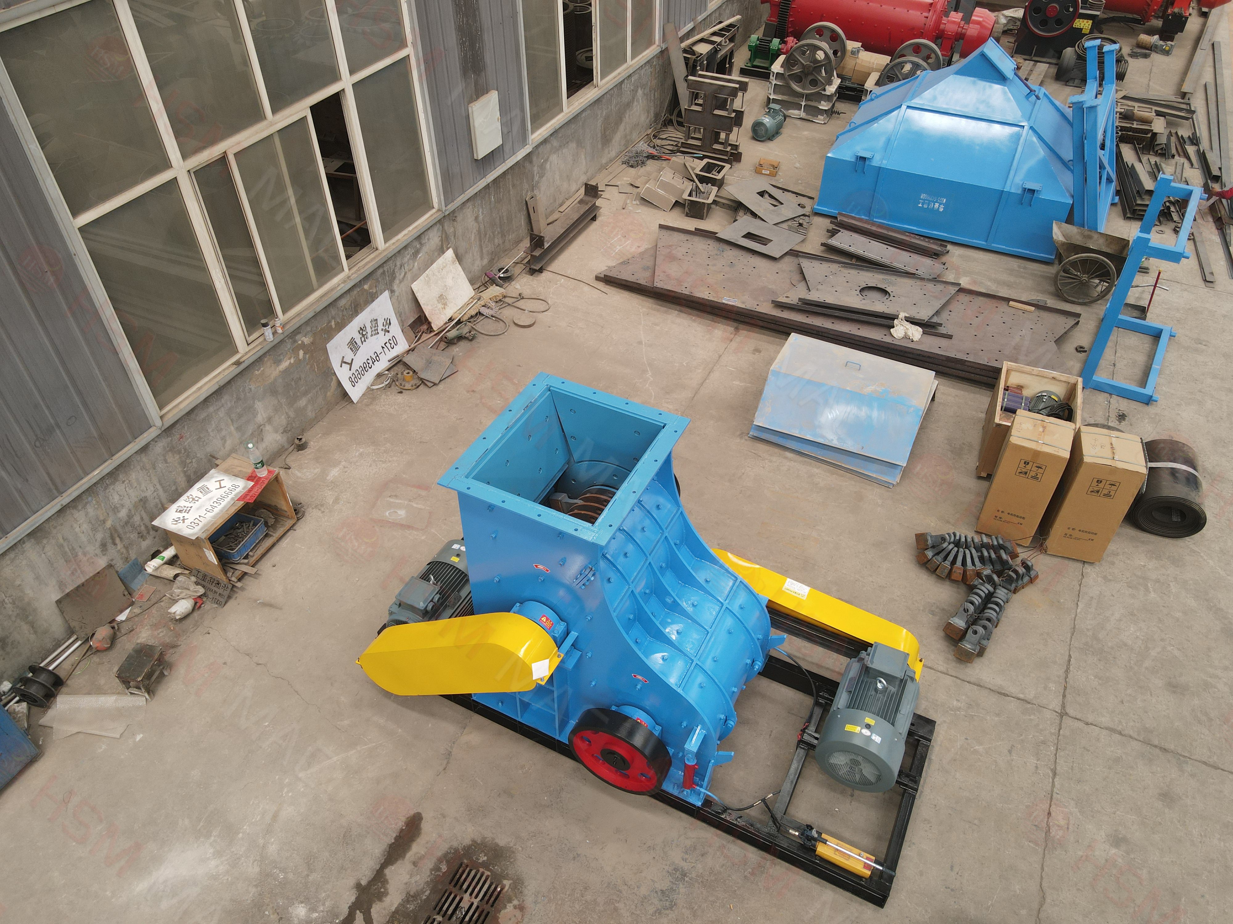 頁(yè)巖雙級(jí)無(wú)篩底粉碎機(jī)